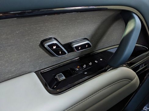 New 2025 Land Rover Range Rover SV image 21