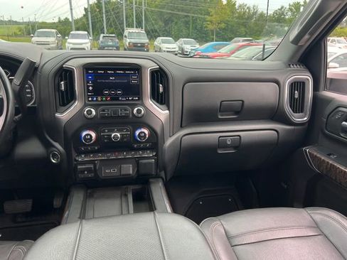 Used 2023 GMC Sierra 2500 Denali w/ Denali Ultimate Package AWD/4WD image 16