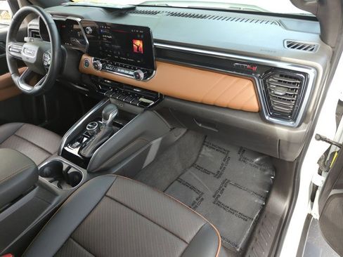 Used 2024 GMC Canyon AT4 w/ AT4 Premium Package image 21