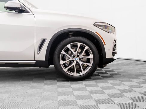 Used 2021 BMW X5 xDrive40i w/ Premium Package image 30