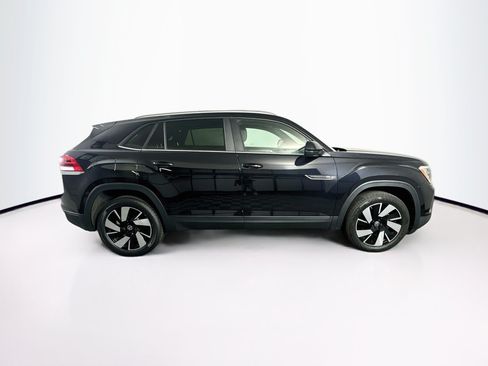 Used 2025 Volkswagen Atlas Cross Sport SE FWD image 10