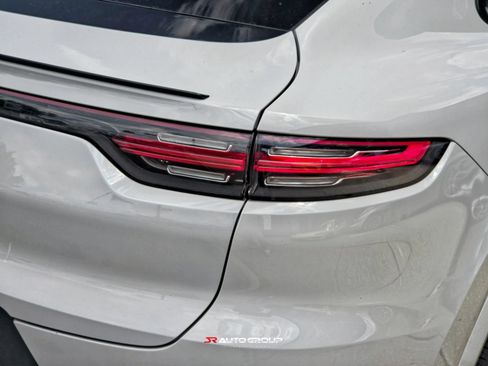 Used 2022 Porsche Cayenne Coupe AWD/4WD image 20