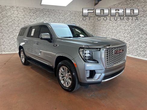 Used 2024 GMC Yukon XL SLT w/ SLT Luxury Package image 1