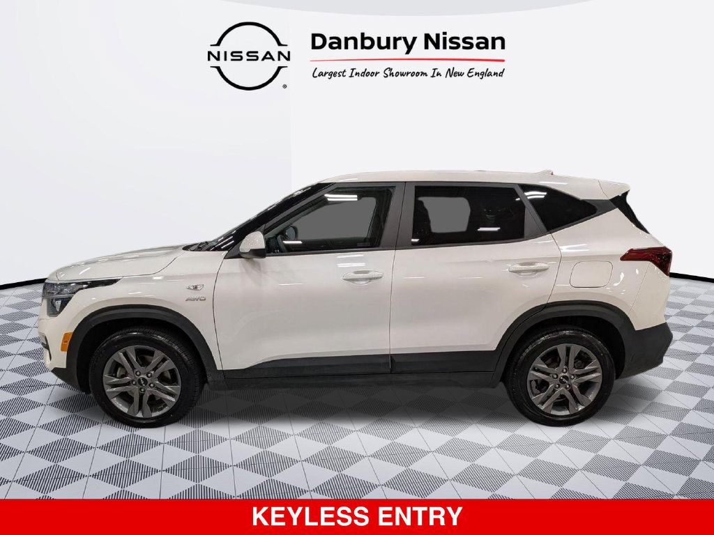 Used 2023 Kia Seltos LX AWD/4WD image 6