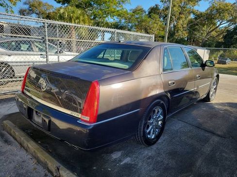 Used 2008 Cadillac DTS w/ Sun And Sound Package image 4