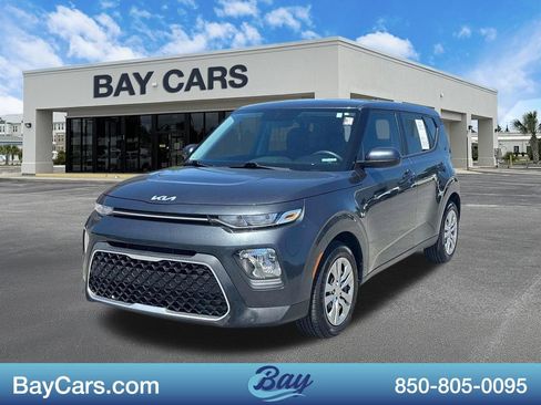 Used 2022 Kia Soul LX FWD image 1