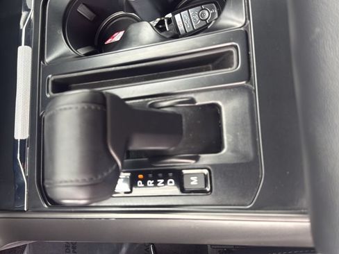 Used 2025 Ford F150 Lariat AWD/4WD image 14