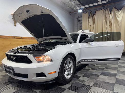 Used 2012 Ford Mustang Coupe RWD image 9