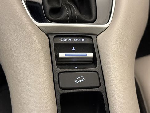 Certified 2023 Honda HR-V EX-L image 29