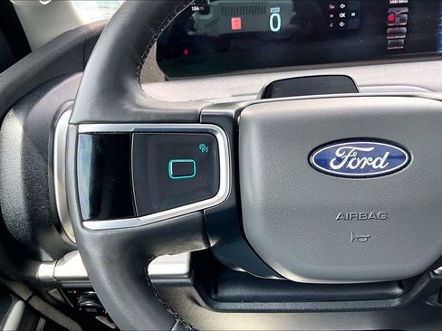 Used 2025 Ford Expedition Max Active AWD/4WD image 17