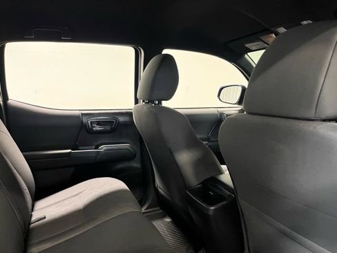 Used 2016 Toyota Tacoma TRD Sport w/ Towing Package image 15