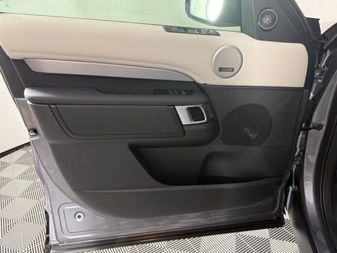 New 2026 Land Rover Discovery Limited Edition image 15