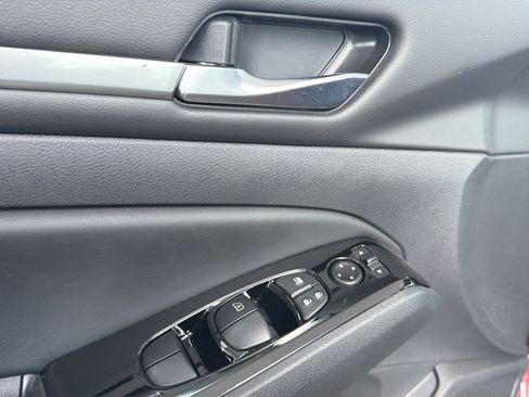 Certified 2023 Nissan Altima 2.5 SV FWD image 18