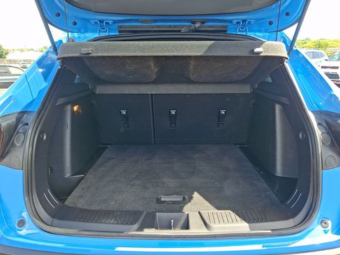 Used 2024 Chevrolet Trax RS w/ Sunroof Package FWD image 29