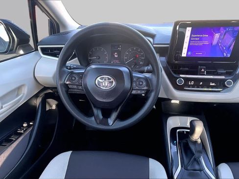 Used 2025 Toyota Corolla LE FWD image 6
