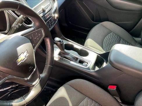 Used 2019 Chevrolet Equinox LT image 17