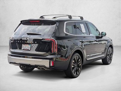Used 2024 Kia Telluride SX w/ Towing Package FWD image 5