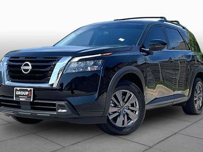 Certified 2025 Nissan Pathfinder SV