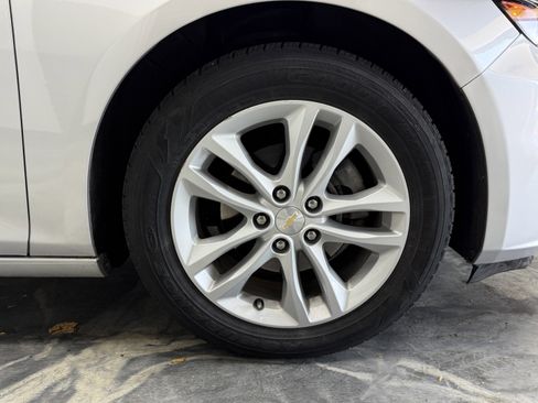 Used 2018 Chevrolet Malibu LT image 28