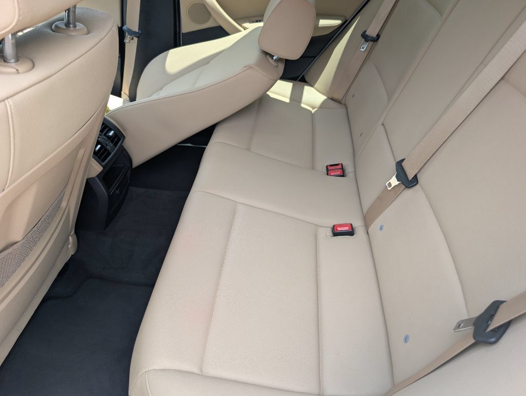 Used 2017 BMW X3 sDrive28i RWD image 9