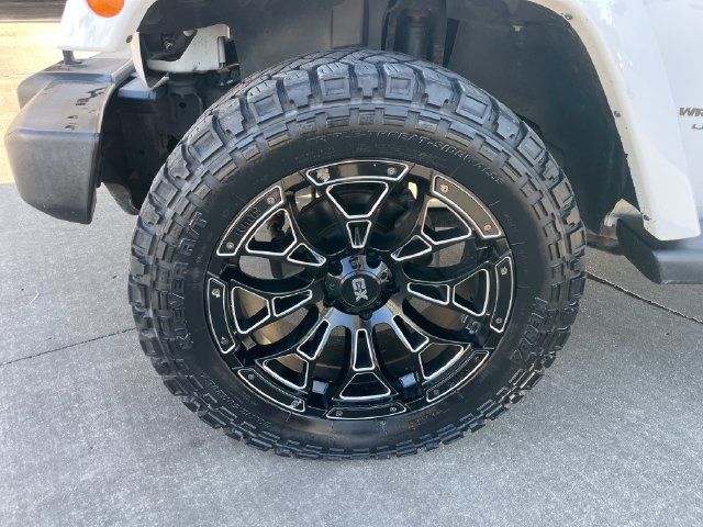 Used 2018 Jeep Wrangler Unlimited Sahara w/ Connectivity Group AWD/4WD image 26