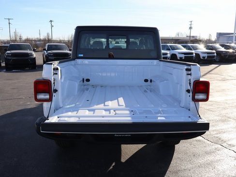 New 2026 Jeep Gladiator Sport image 22