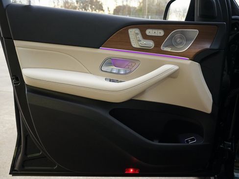 Used 2024 Mercedes-Benz GLE 450 4MATIC image 25