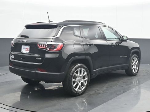 Used 2022 Jeep Compass Latitude w/ Sun and Sound Group image 6