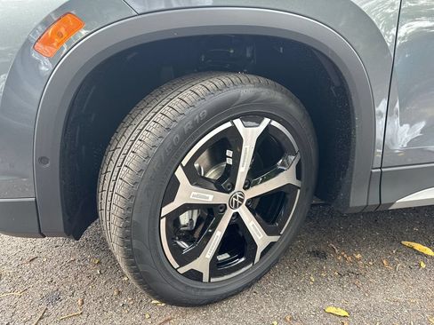 New 2026 Volkswagen Tiguan SE AWD/4WD image 7