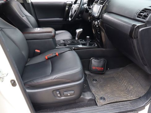 Used 2023 Toyota 4Runner TRD Off-Road Premium AWD/4WD image 16