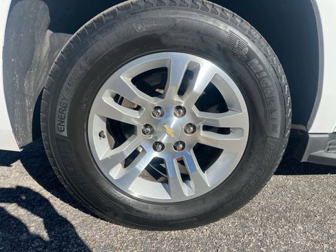 Used 2018 Chevrolet Suburban LT image 29