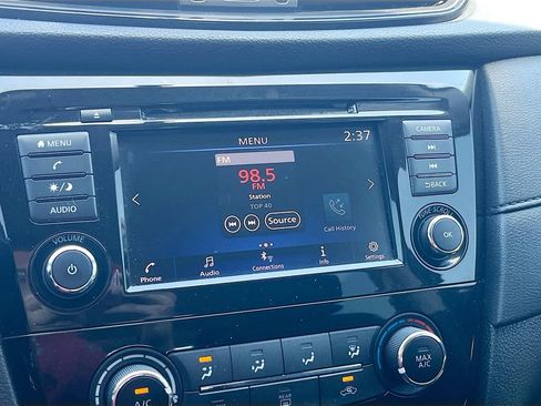 Used 2018 Nissan Rogue S AWD/4WD image 14