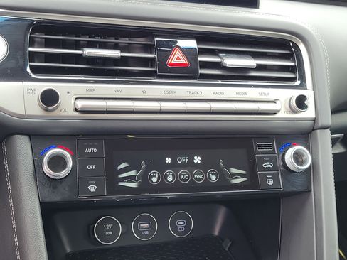 Used 2025 Genesis G70 2.5T AWD/4WD image 27