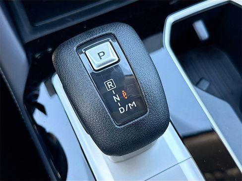 New 2025 Mitsubishi Outlander ES image 17