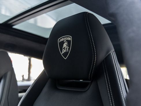 Used 2024 Lamborghini Urus S image 27