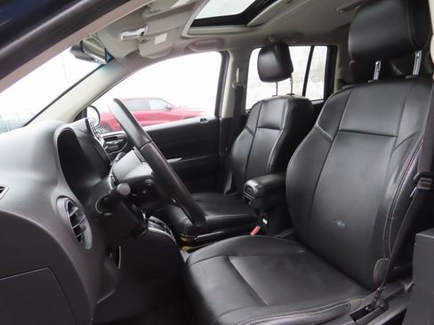 Used 2016 Jeep Compass High Altitude image 18