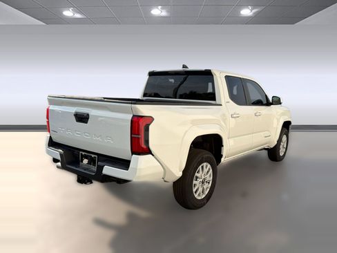 Used 2026 Toyota Tacoma SR5 RWD image 9