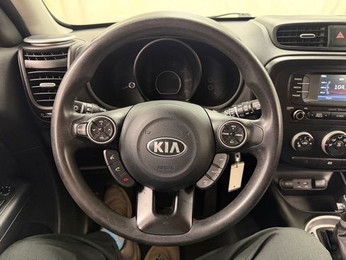 Used 2016 Kia Soul + FWD image 21