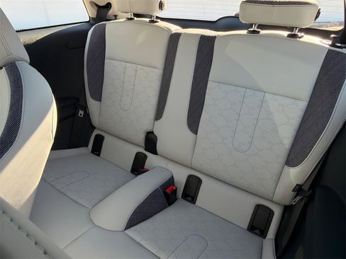 Used 2025 MINI Cooper 2-Door Hardtop image 16