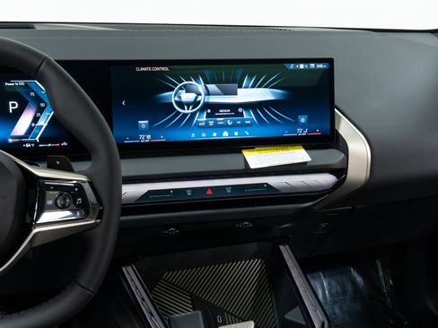 Used 2025 BMW X3 xDrive30i w/ Premium Package image 19