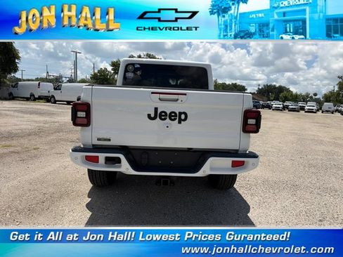 Used 2022 Jeep Gladiator Overland AWD/4WD image 7