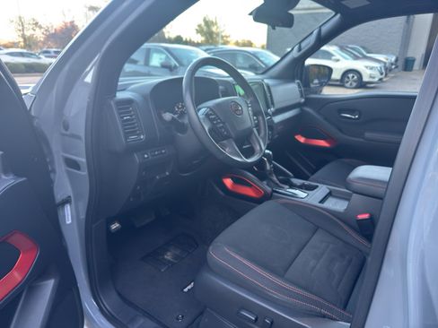 Certified 2024 Nissan Frontier Pro-X w/ Technology Package image 17
