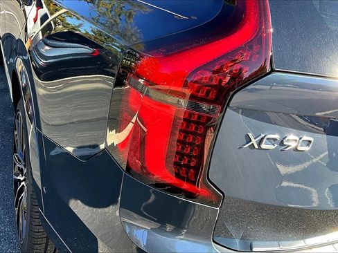 New 2026 Volvo XC90 B6 Plus w/ Protection Package Premier image 5