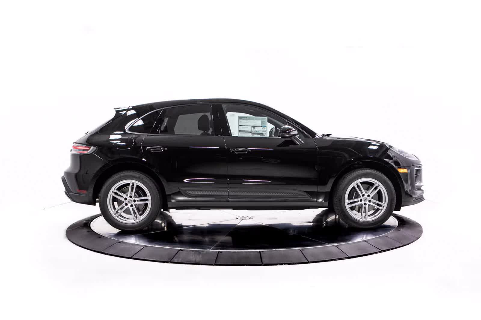 Certified 2026 Porsche Macan AWD/4WD image 8