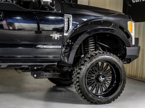 Used 2019 Ford F250 Lariat w/ Lariat Ultimate Package AWD/4WD image 7