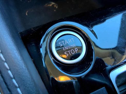 Used 2018 Nissan Kicks SV image 28