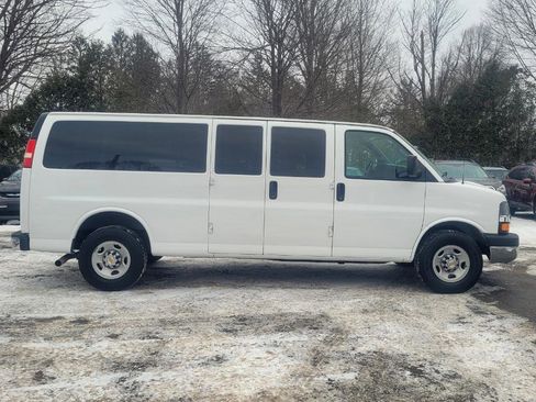 Used 2016 Chevrolet Express 3500 LT w/ LT Preferred Equipment Group image 9