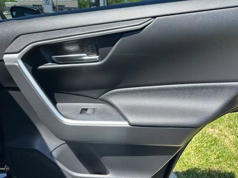 Used 2021 Toyota RAV4 XLE Premium AWD/4WD image 19