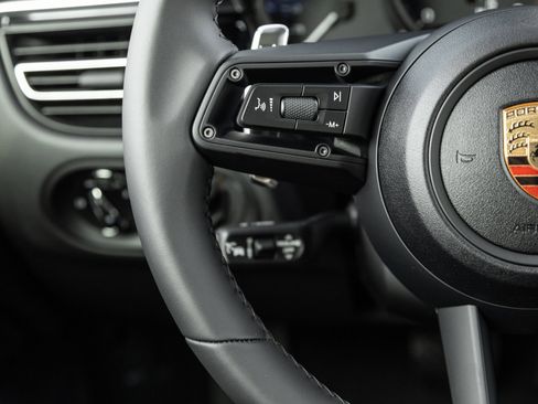 Used 2025 Porsche Macan Turbo image 15