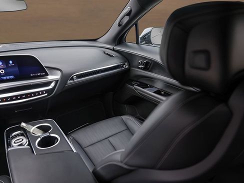 Certified 2024 Cadillac Lyriq Sport image 27